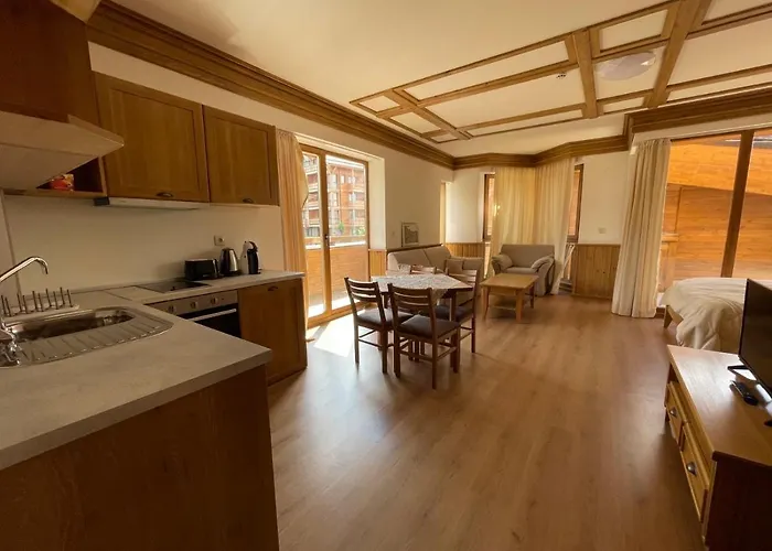 Pirin Golf Mountain View Compass *